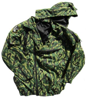 r60as.jpg (4138 bytes)